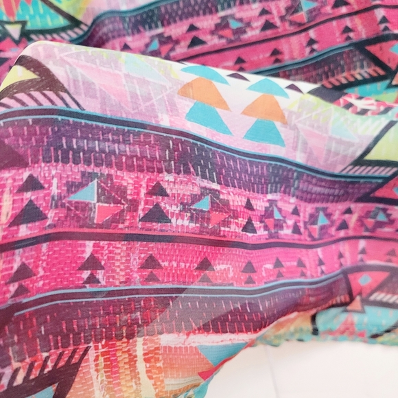 Tribal Sheer tank - Picture 8 of 11